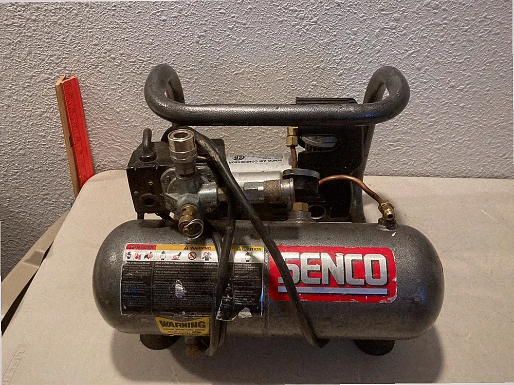 SENCO PC1010 1/2 HP 1 Gal. Oil-Free Hand Carry Compressor with 300 PSI Air Hose